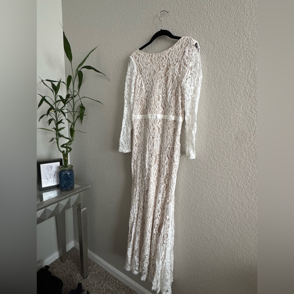 White bridal dress • size medium • never worn but missed return date